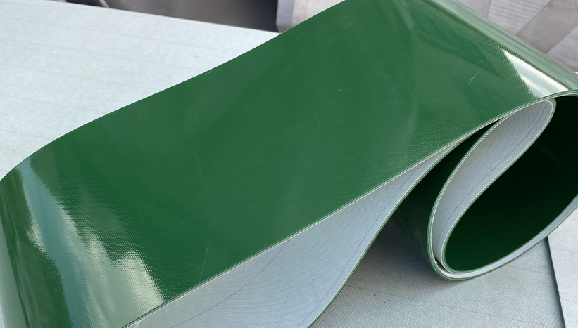 塑料輸送帶帶式輸送機有哪些優(yōu)缺點？